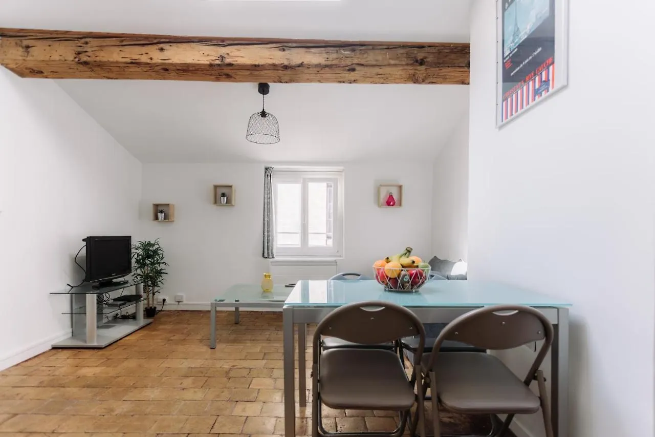 Bnbgones - Le Saint Vincent- Hypercentre Wifi Netflix Lyon Apartment